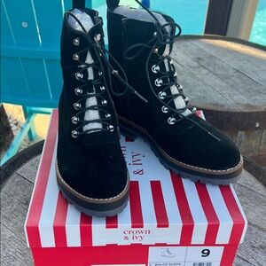 Crown & Ivy Women's Black Lace-Up Boots